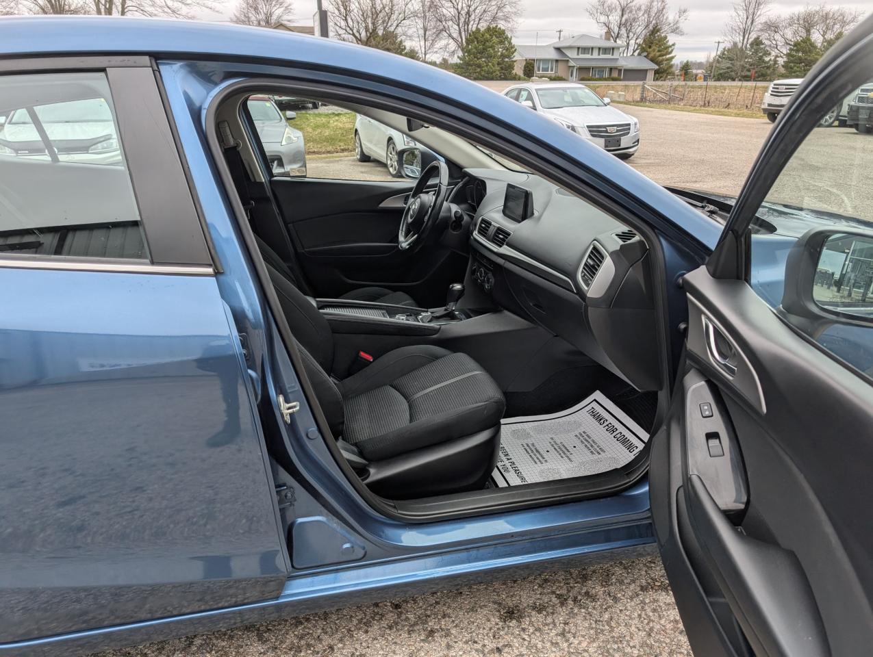 2018 Mazda MAZDA3  - Photo #21