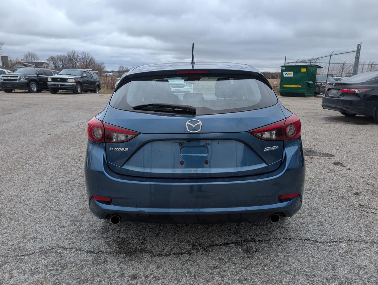 2018 Mazda MAZDA3  - Photo #4