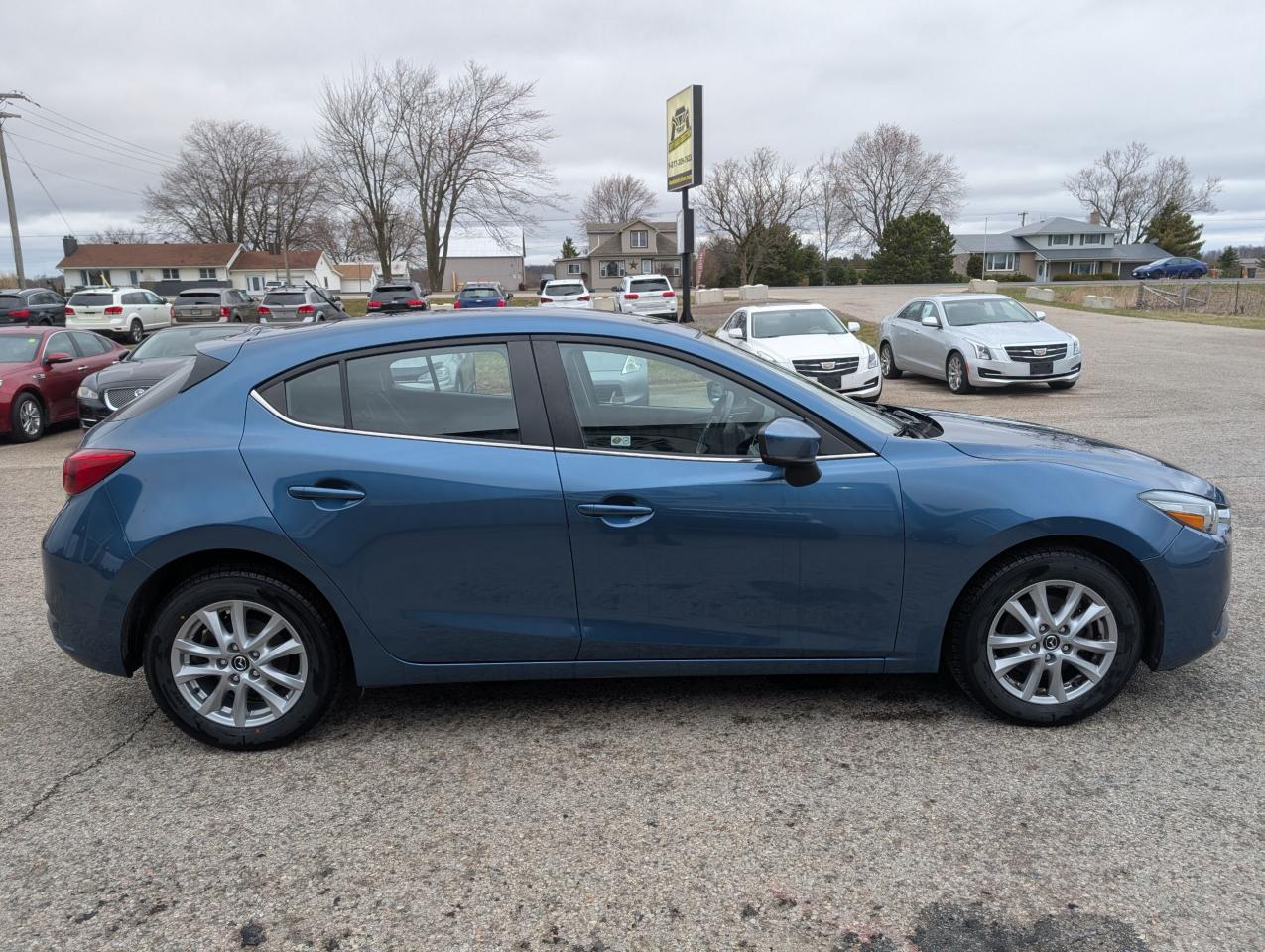 2018 Mazda MAZDA3  - Photo #6