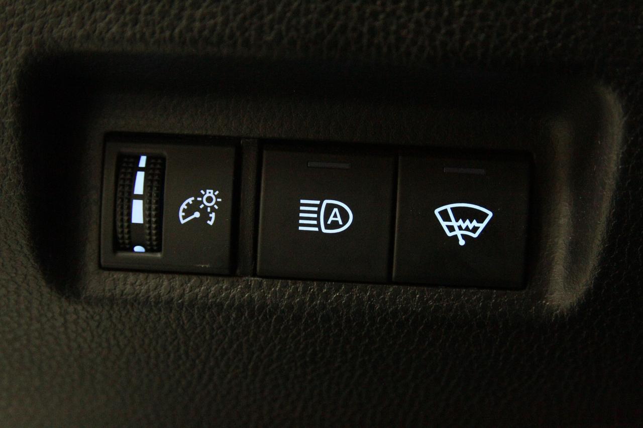 2022 Toyota RAV4 LE | AWD | ACC | LaneDep | Heated Seats | CarPlay