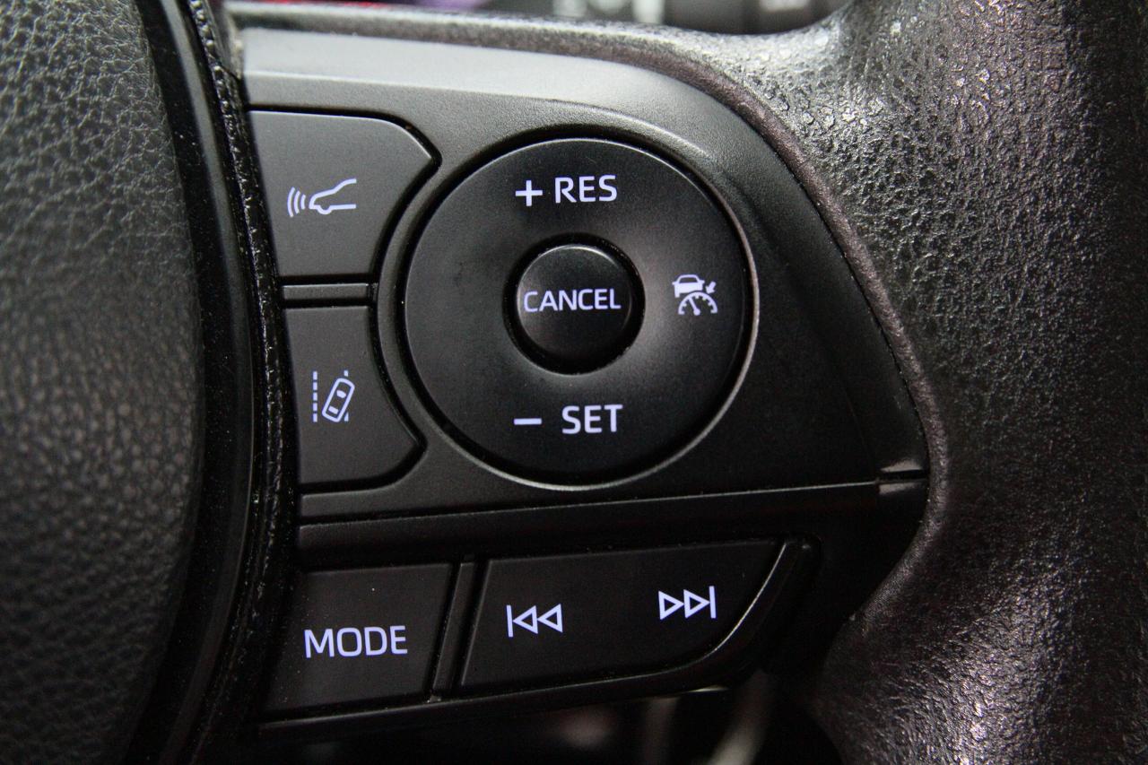 2022 Toyota RAV4 LE | AWD | ACC | LaneDep | Heated Seats | CarPlay