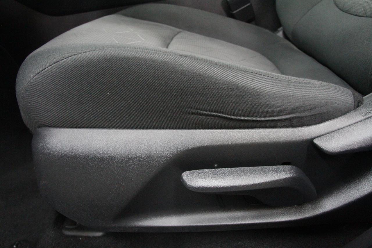 2022 Toyota RAV4 LE | AWD | ACC | LaneDep | Heated Seats | CarPlay