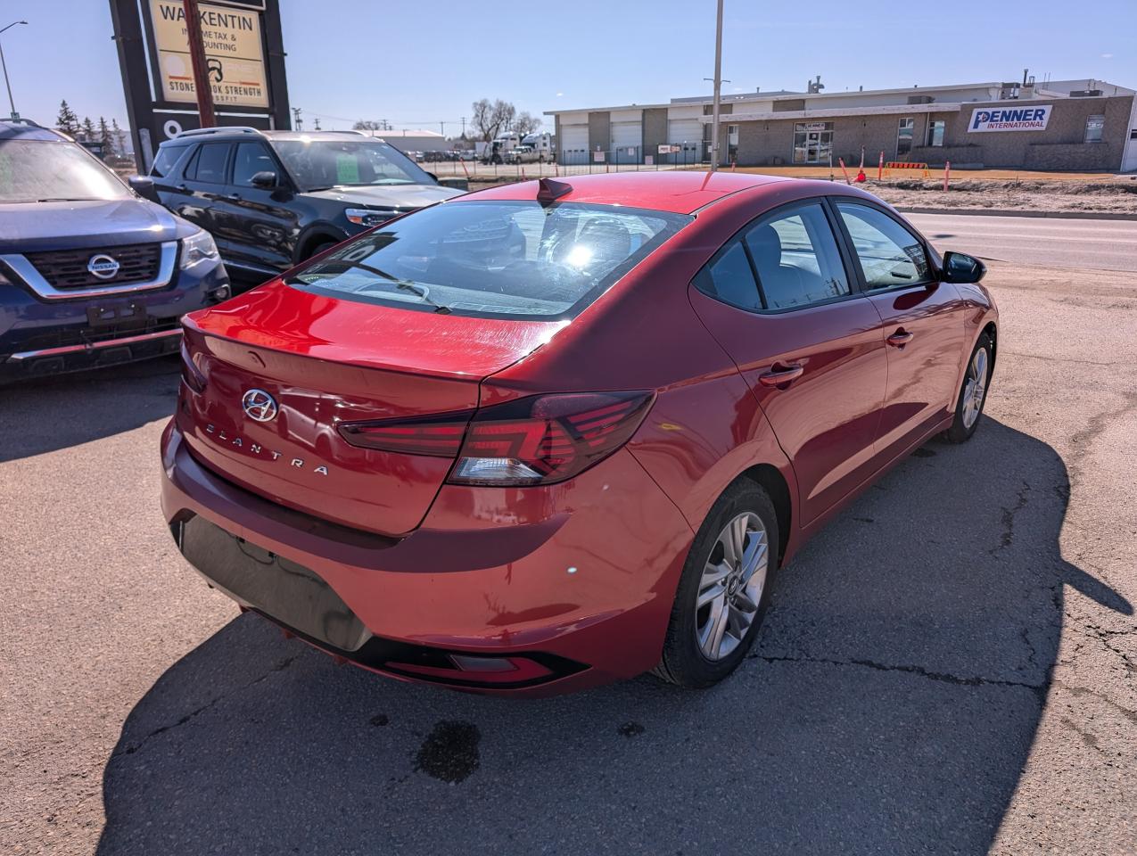 2019 Hyundai Elantra Preferred | No Accidents | Apple CarPlay - Photo #4