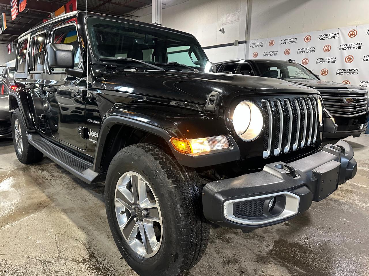2019 Jeep Wrangler Sahara 4X4 UNLIMITED | LEATHER | BACK UP CAM - Photo #4