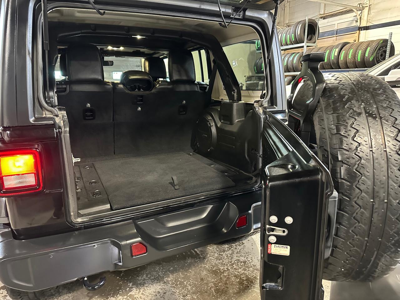 2019 Jeep Wrangler Sahara 4X4 UNLIMITED | LEATHER | BACK UP CAM - Photo #15