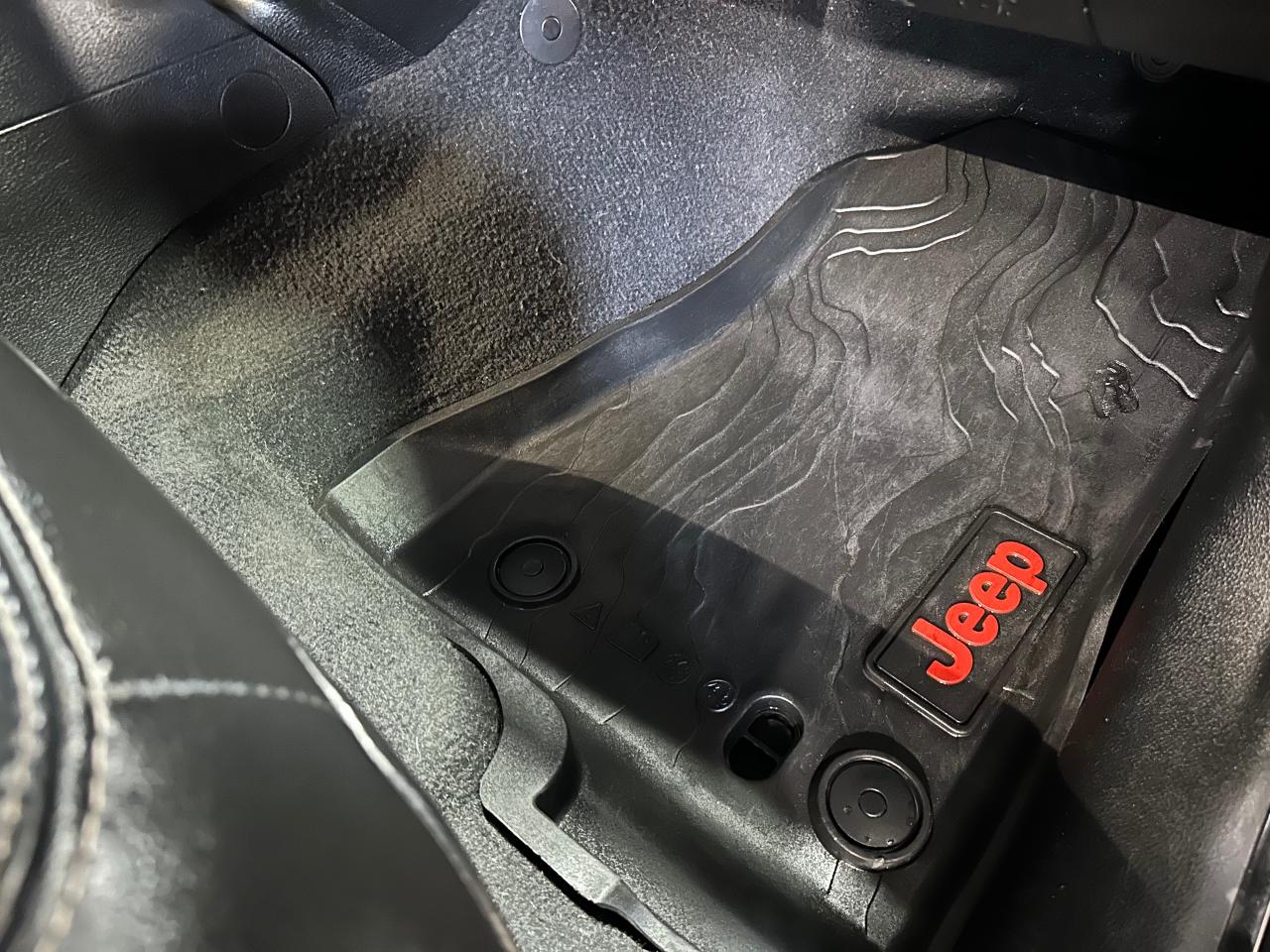 2019 Jeep Wrangler Sahara 4X4 UNLIMITED | LEATHER | BACK UP CAM - Photo #16