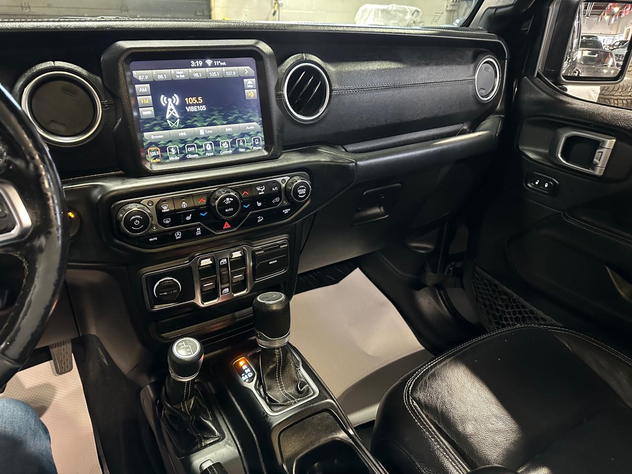 2019 Jeep Wrangler Sahara 4X4 UNLIMITED | LEATHER | BACK UP CAM - Photo #28