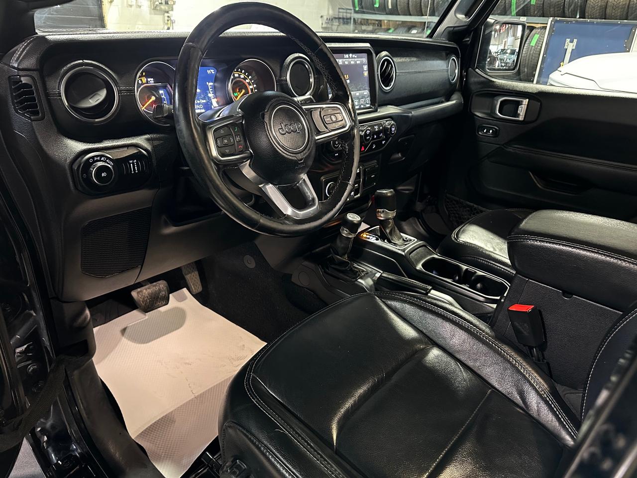 2019 Jeep Wrangler Sahara 4X4 UNLIMITED | LEATHER | BACK UP CAM - Photo #26