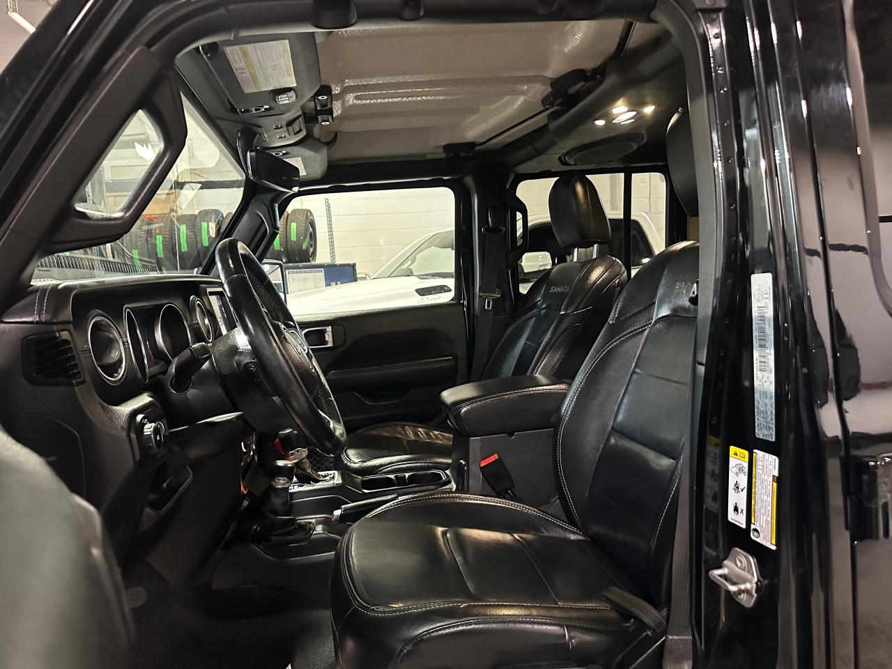 2019 Jeep Wrangler Sahara 4X4 UNLIMITED | LEATHER | BACK UP CAM - Photo #25