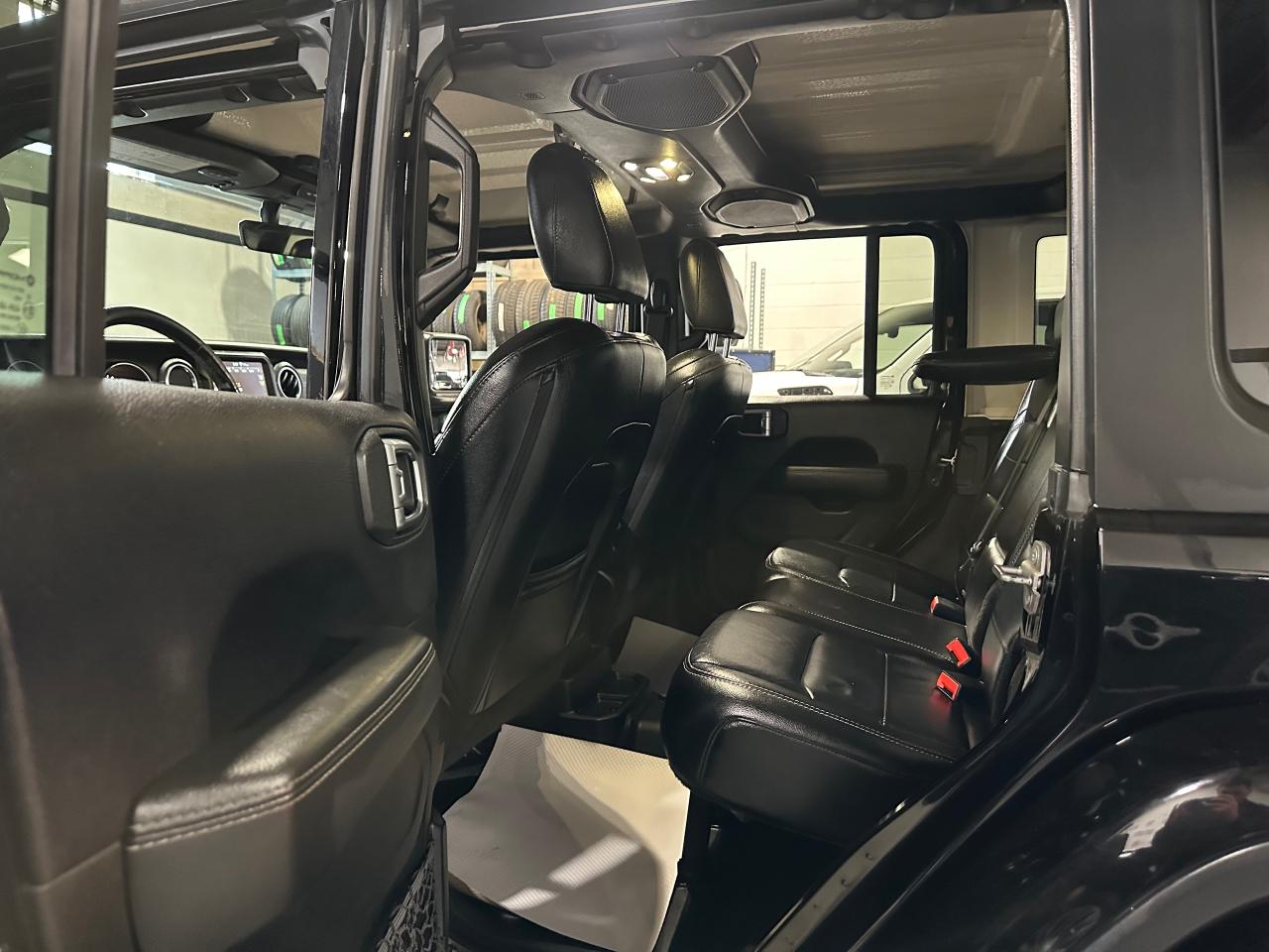 2019 Jeep Wrangler Sahara 4X4 UNLIMITED | LEATHER | BACK UP CAM - Photo #33