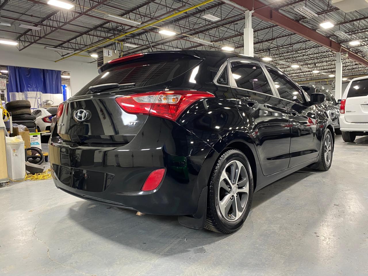 2016 Hyundai Elantra GT GLS - Photo #5