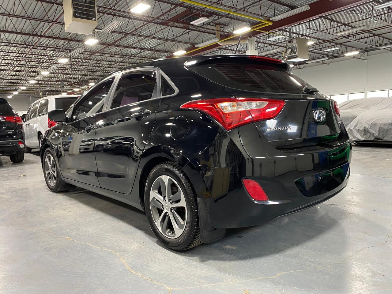 2016 Hyundai Elantra GT GLS - Photo #3