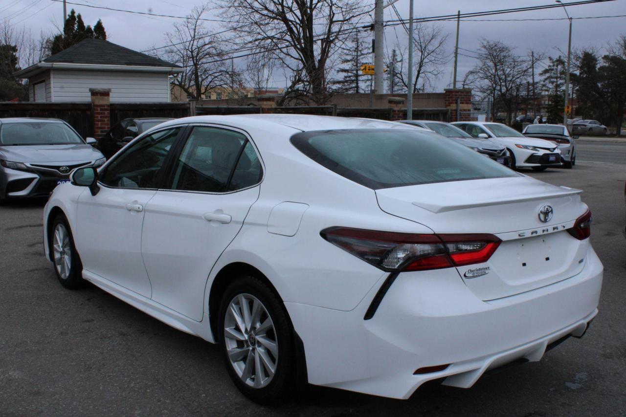 2022 Toyota Camry SE Auto - Photo #4