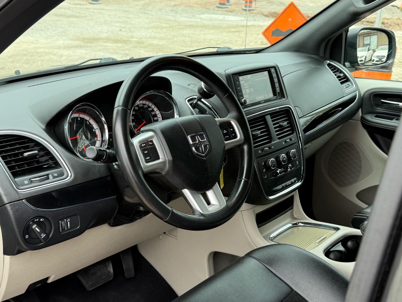 2018 Dodge Grand Caravan SXT Premium Plus DVD|BACKUP|POWER DOORS - Photo #6