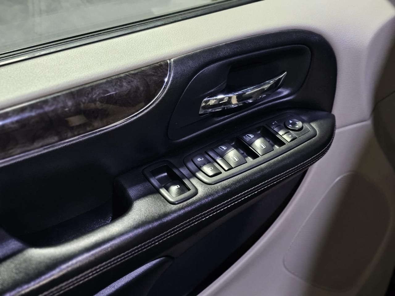 2012 Chrysler Town & Country 4DR WGN TOURING - Photo #11