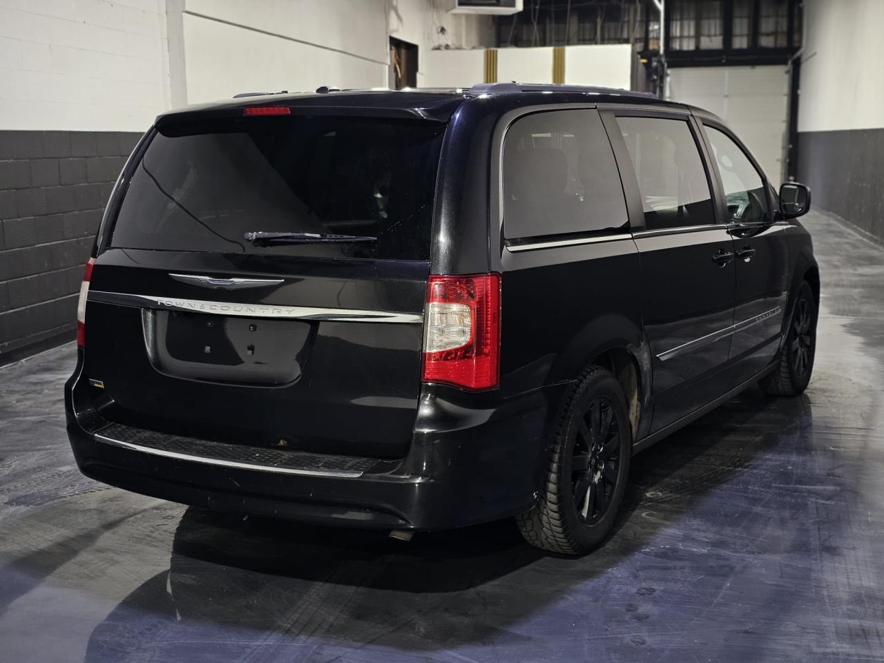 2012 Chrysler Town & Country 4DR WGN TOURING - Photo #5
