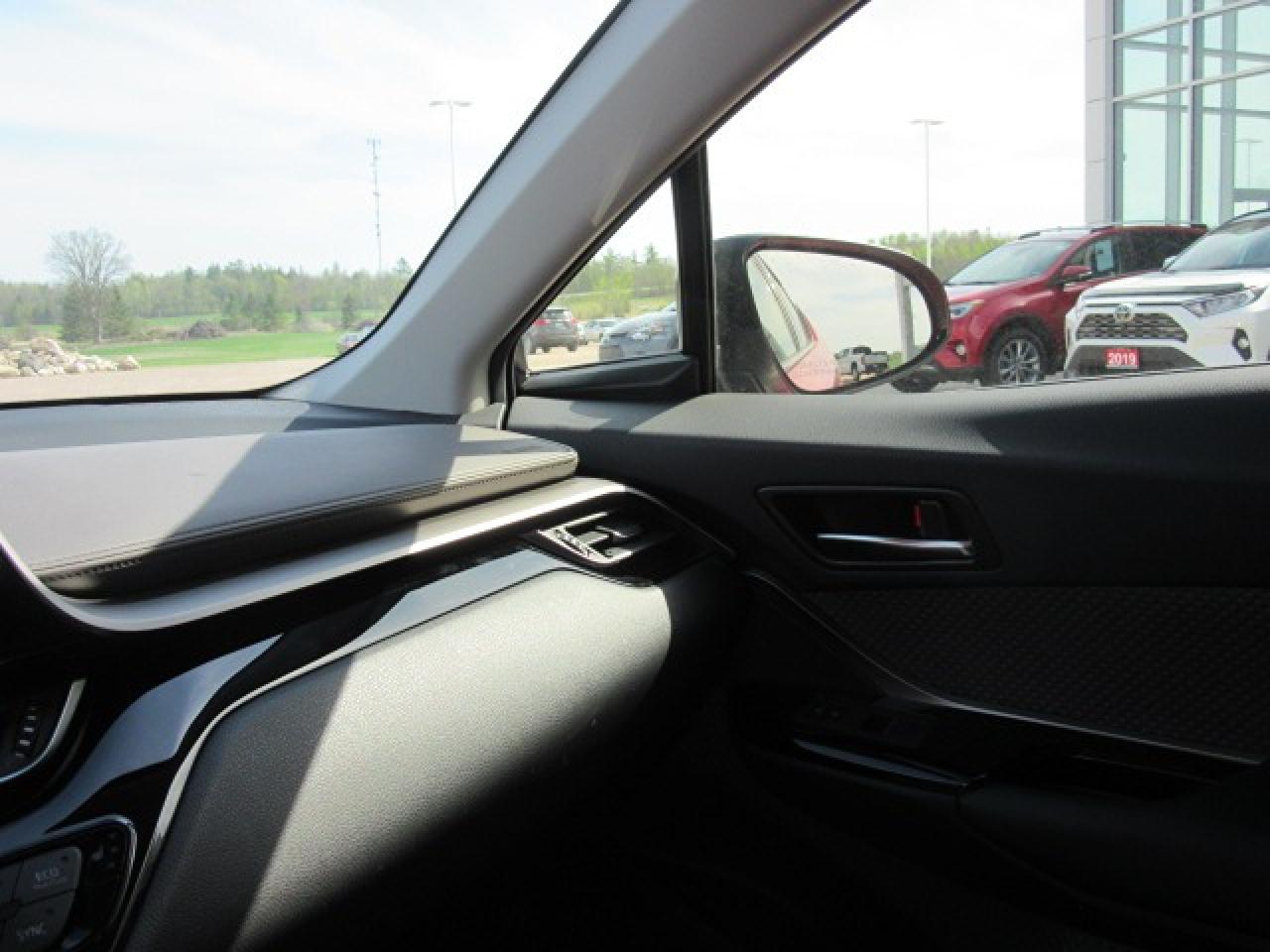 2021 Toyota C-HR Limited Photo