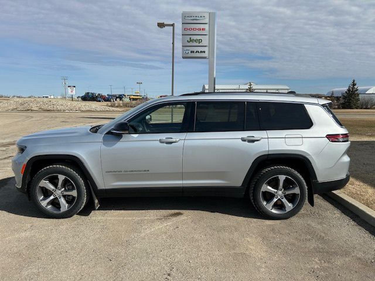 Used 2023 Jeep Grand Cherokee L Limited for sale in Kenton, MB