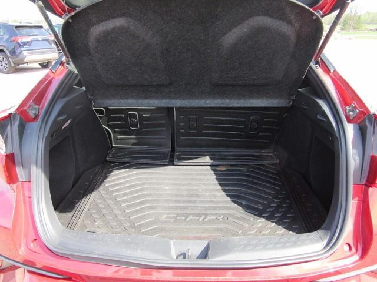 2021 Toyota C-HR Limited - Photo #6