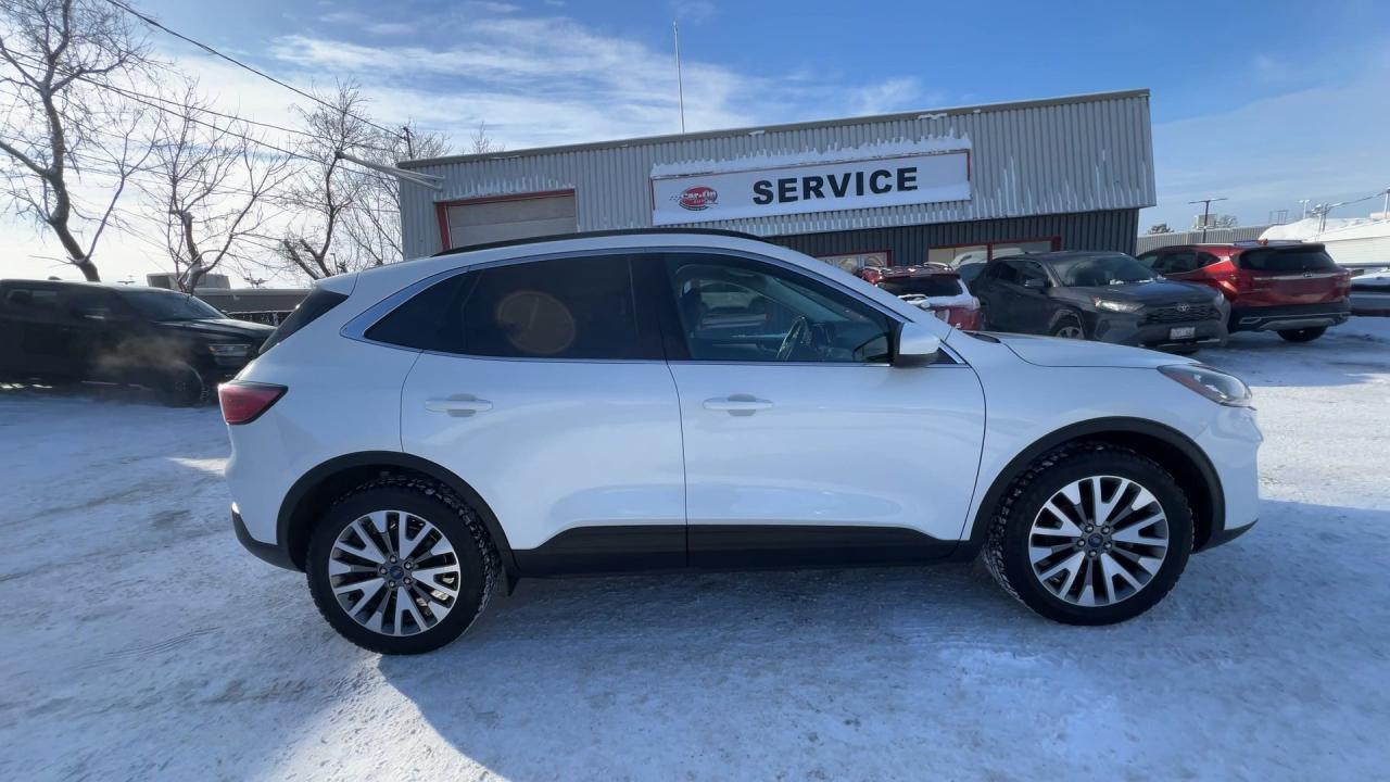 2022 Ford Escape TITANUM AWD | 250HP ECOBOOST | HTD LEATHER | NAV Photo