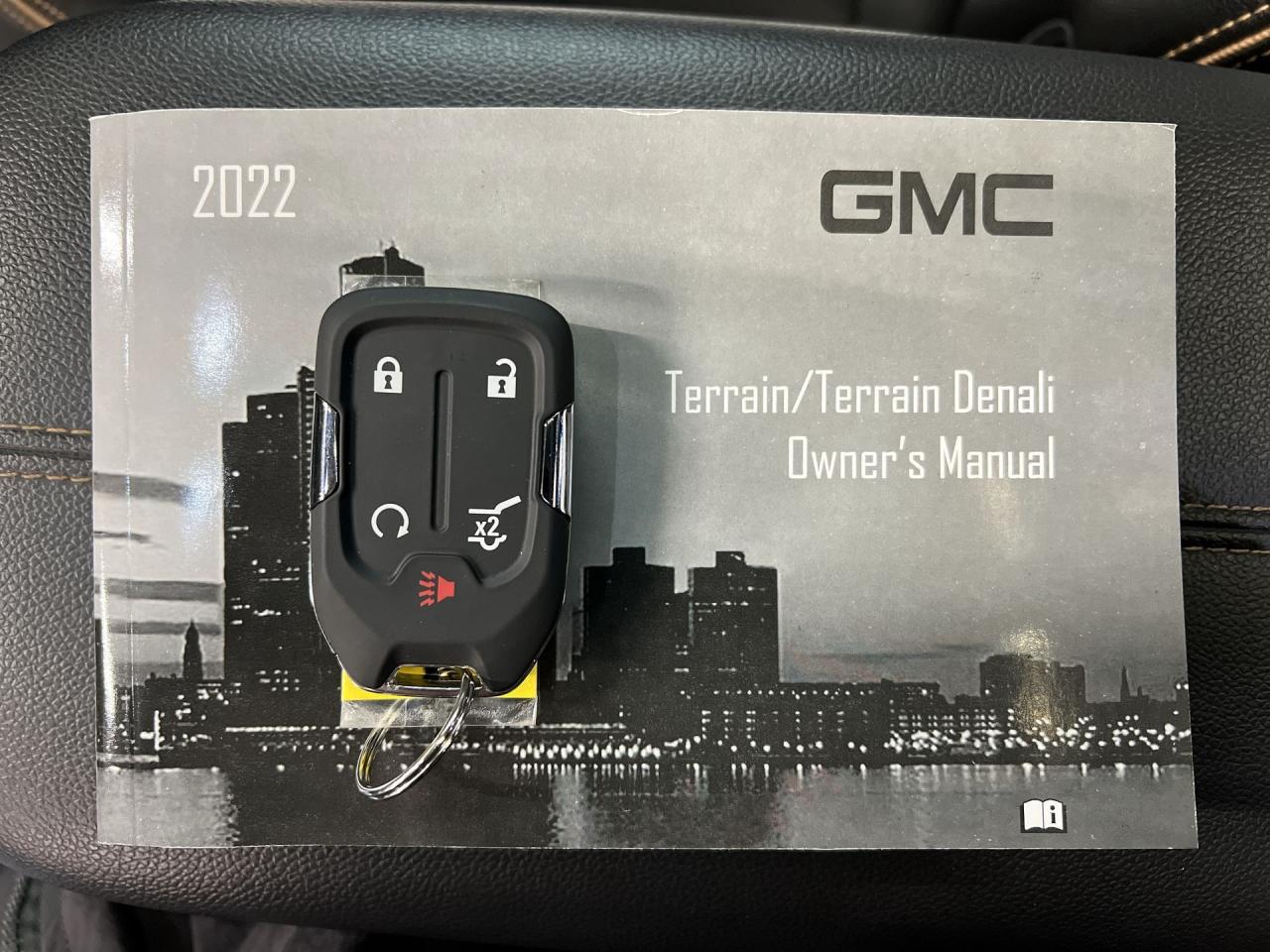 2022 GMC Terrain AT4 AWD|LEATHER |PANO ROOF |BOSE |HEAD-UP DISPLAY Photo