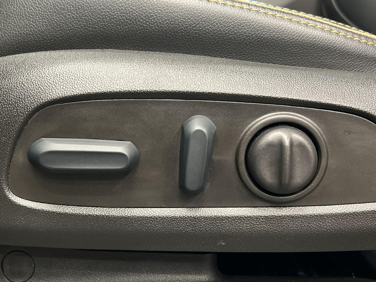 2022 GMC Terrain AT4 AWD|LEATHER |PANO ROOF |BOSE |HEAD-UP DISPLAY Photo