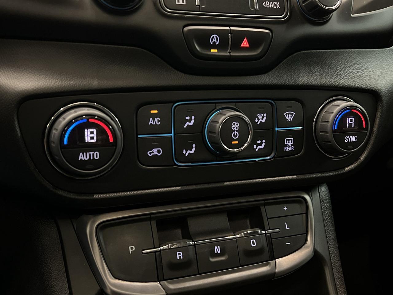 2022 GMC Terrain AT4 AWD|LEATHER |PANO ROOF |BOSE |HEAD-UP DISPLAY Photo