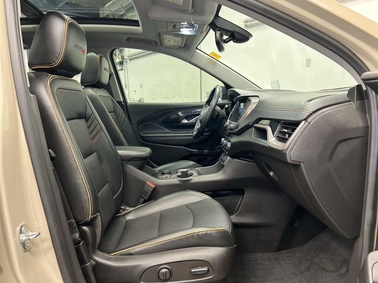 2022 GMC Terrain AT4 AWD|LEATHER |PANO ROOF |BOSE |HEAD-UP DISPLAY Photo