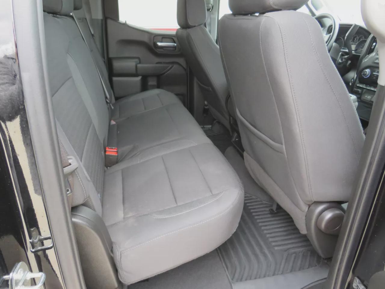 2023 Chevrolet Silverado 1500 Custom (**LOW KM**SAFETY CERTIFIED**CLEAN TITLE/NO ACCIDENTS**LOW KM**4WD**REMOTE START**ALLOY RIMS**TRAILER HITCH**REVERSE CAMERA**POWER SEATS**PUSH BUTTON START**CRUISE CONTROL**BLUETOOTH**DIGITAL TOUCHSCREEN**USB**ANDROID AUTO**APPLE CARPLAY**) Photo