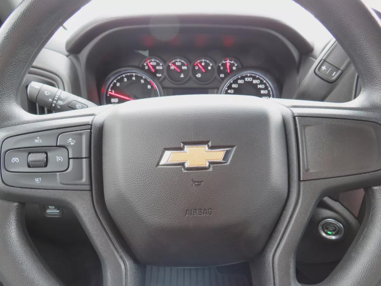 2023 Chevrolet Silverado 1500 Custom (**LOW KM**SAFETY CERTIFIED**CLEAN TITLE/NO ACCIDENTS**LOW KM**4WD**REMOTE START**ALLOY RIMS**TRAILER HITCH**REVERSE CAMERA**POWER SEATS**PUSH BUTTON START**CRUISE CONTROL**BLUETOOTH**DIGITAL TOUCHSCREEN**USB**ANDROID AUTO**APPLE CARPLAY**) Photo