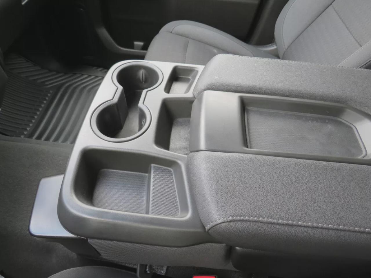 2023 Chevrolet Silverado 1500 Custom (**LOW KM**SAFETY CERTIFIED**CLEAN TITLE/NO ACCIDENTS**LOW KM**4WD**REMOTE START**ALLOY RIMS**TRAILER HITCH**REVERSE CAMERA**POWER SEATS**PUSH BUTTON START**CRUISE CONTROL**BLUETOOTH**DIGITAL TOUCHSCREEN**USB**ANDROID AUTO**APPLE CARPLAY**) Photo