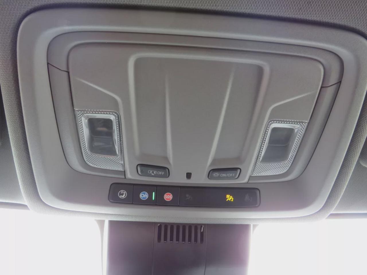 2023 Chevrolet Silverado 1500 Custom (**LOW KM**SAFETY CERTIFIED**CLEAN TITLE/NO ACCIDENTS**LOW KM**4WD**REMOTE START**ALLOY RIMS**TRAILER HITCH**REVERSE CAMERA**POWER SEATS**PUSH BUTTON START**CRUISE CONTROL**BLUETOOTH**DIGITAL TOUCHSCREEN**USB**ANDROID AUTO**APPLE CARPLAY**) Photo