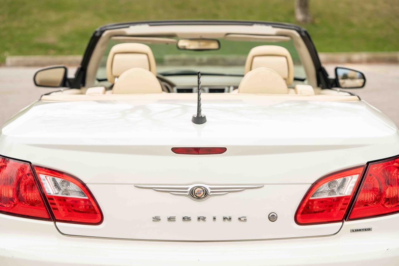 2010 Chrysler Sebring Limited Convertible - Photo #15