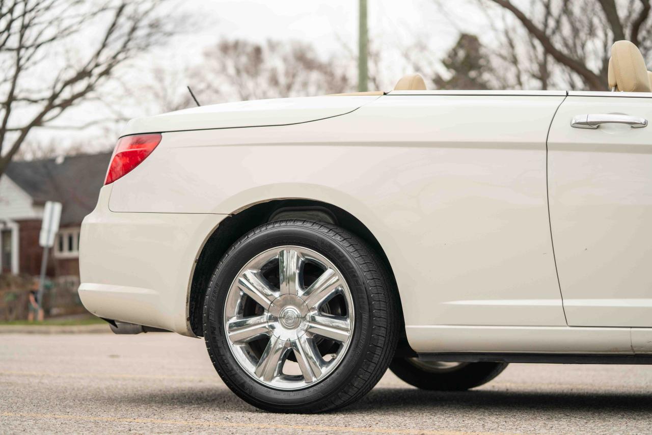 2010 Chrysler Sebring Limited Convertible - Photo #12