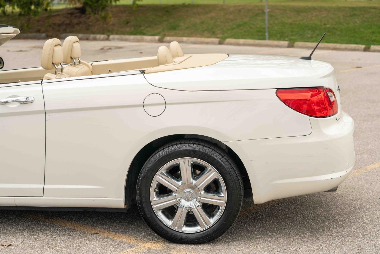2010 Chrysler Sebring Limited Convertible - Photo #18