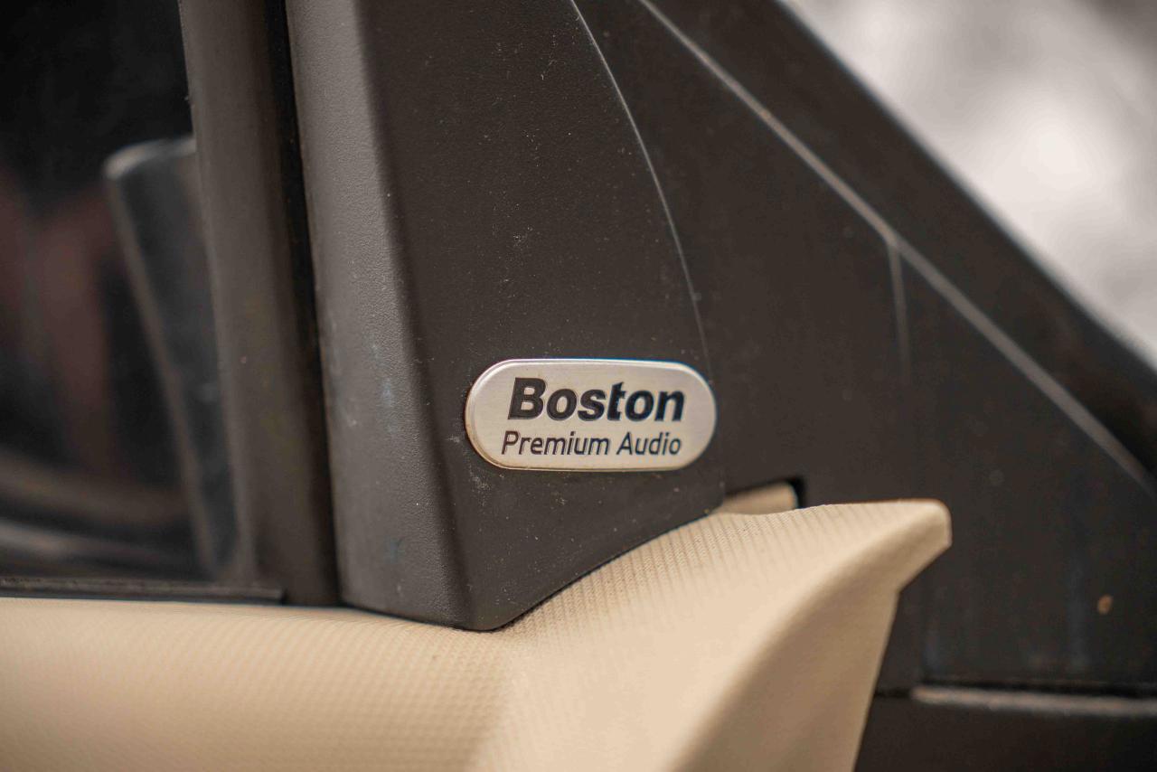 2010 Chrysler Sebring Limited Convertible - Photo #29