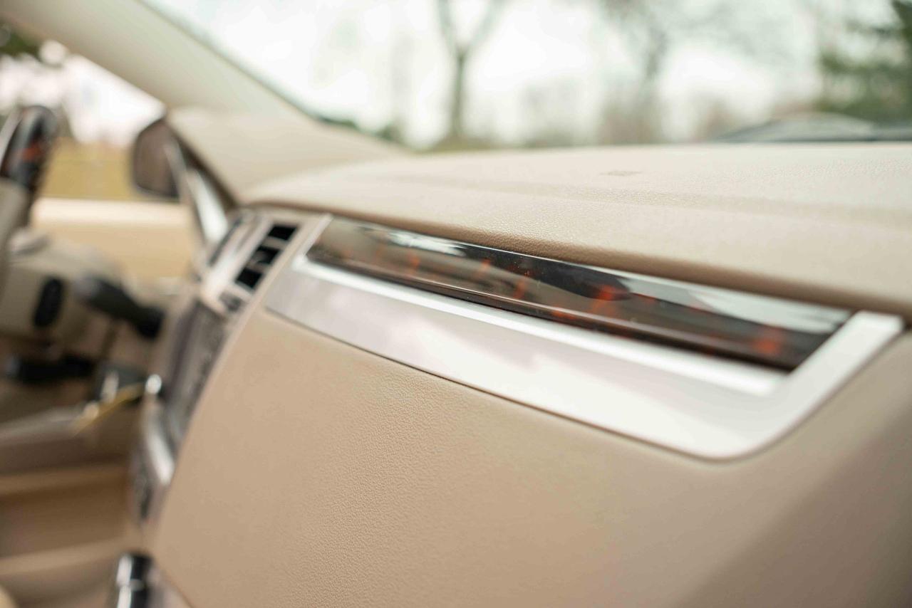 2010 Chrysler Sebring Limited Convertible - Photo #59