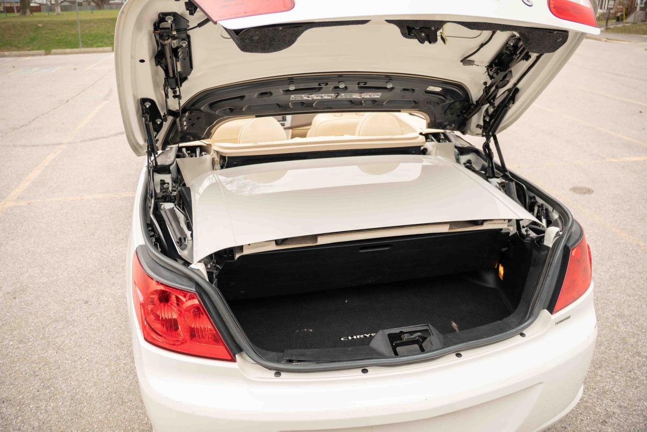 2010 Chrysler Sebring Limited Convertible - Photo #53