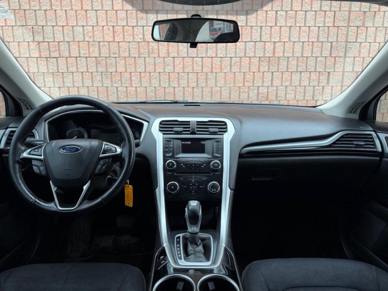 2013 Ford Fusion SE | CLEAN CARFAX | BLUETOOTH | ALLOY WHEELS | MULTI-FUNCTION STEERING WHEEL | - Photo #11