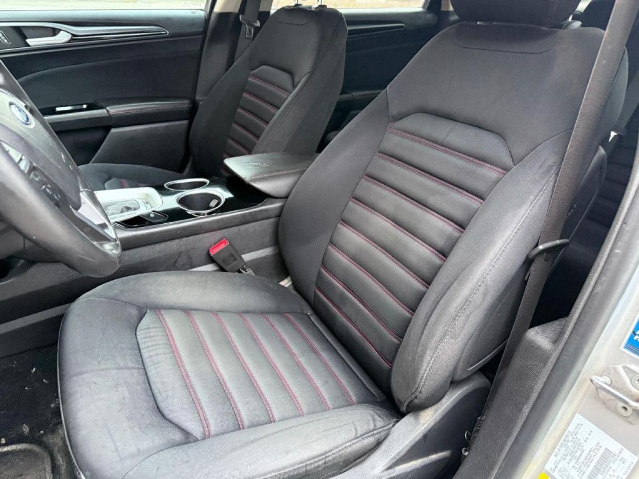 2013 Ford Fusion SE | CLEAN CARFAX | BLUETOOTH | ALLOY WHEELS | MULTI-FUNCTION STEERING WHEEL | - Photo #12