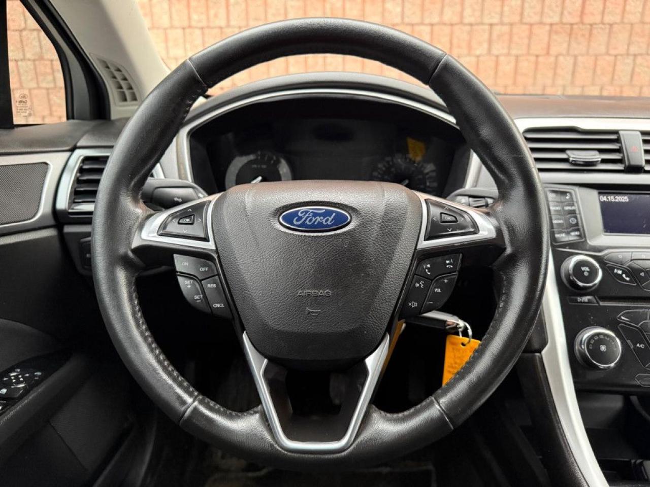 2013 Ford Fusion SE | CLEAN CARFAX | BLUETOOTH | ALLOY WHEELS | MULTI-FUNCTION STEERING WHEEL | - Photo #18