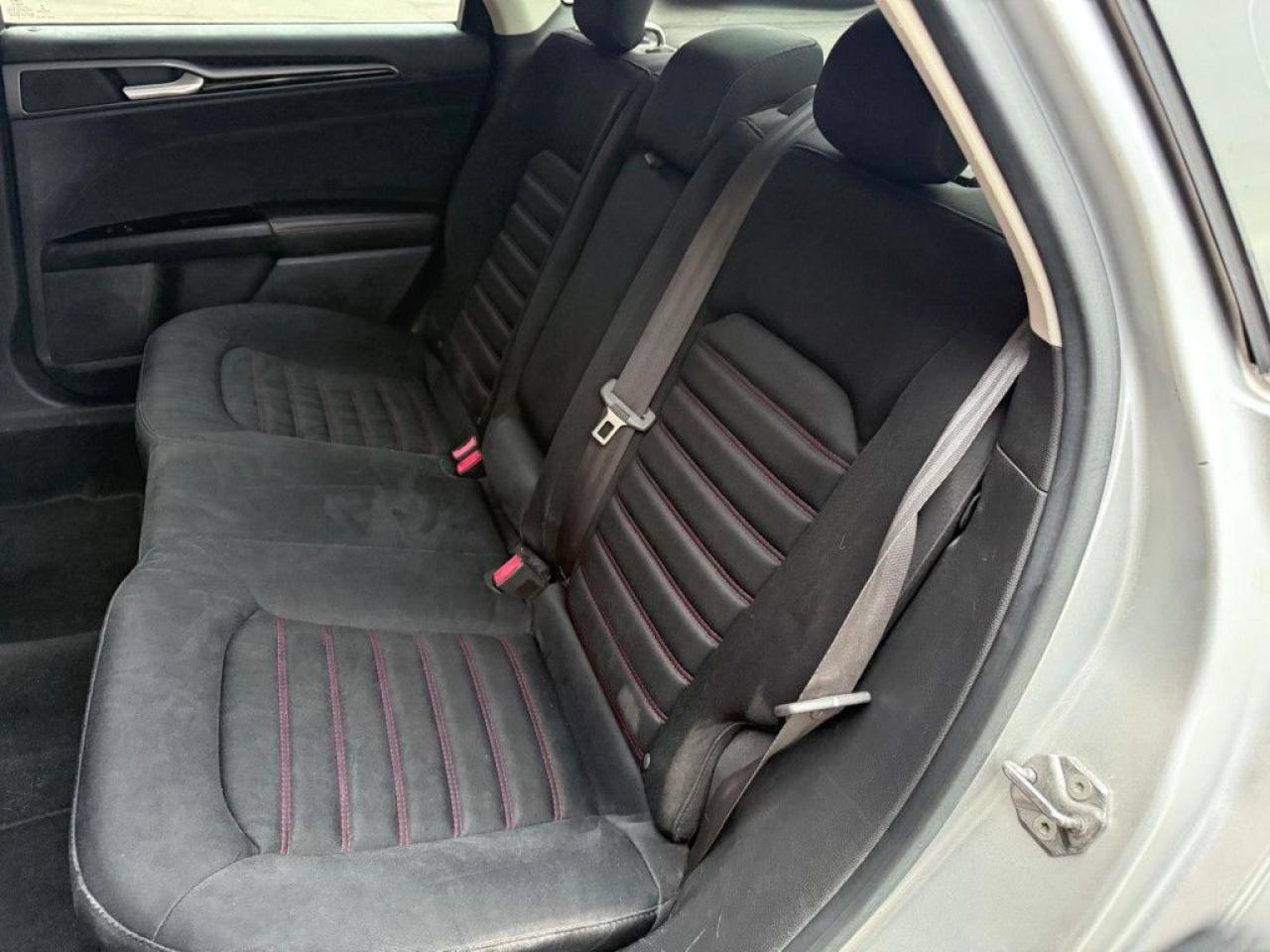 2013 Ford Fusion SE | CLEAN CARFAX | BLUETOOTH | ALLOY WHEELS | MULTI-FUNCTION STEERING WHEEL | - Photo #13