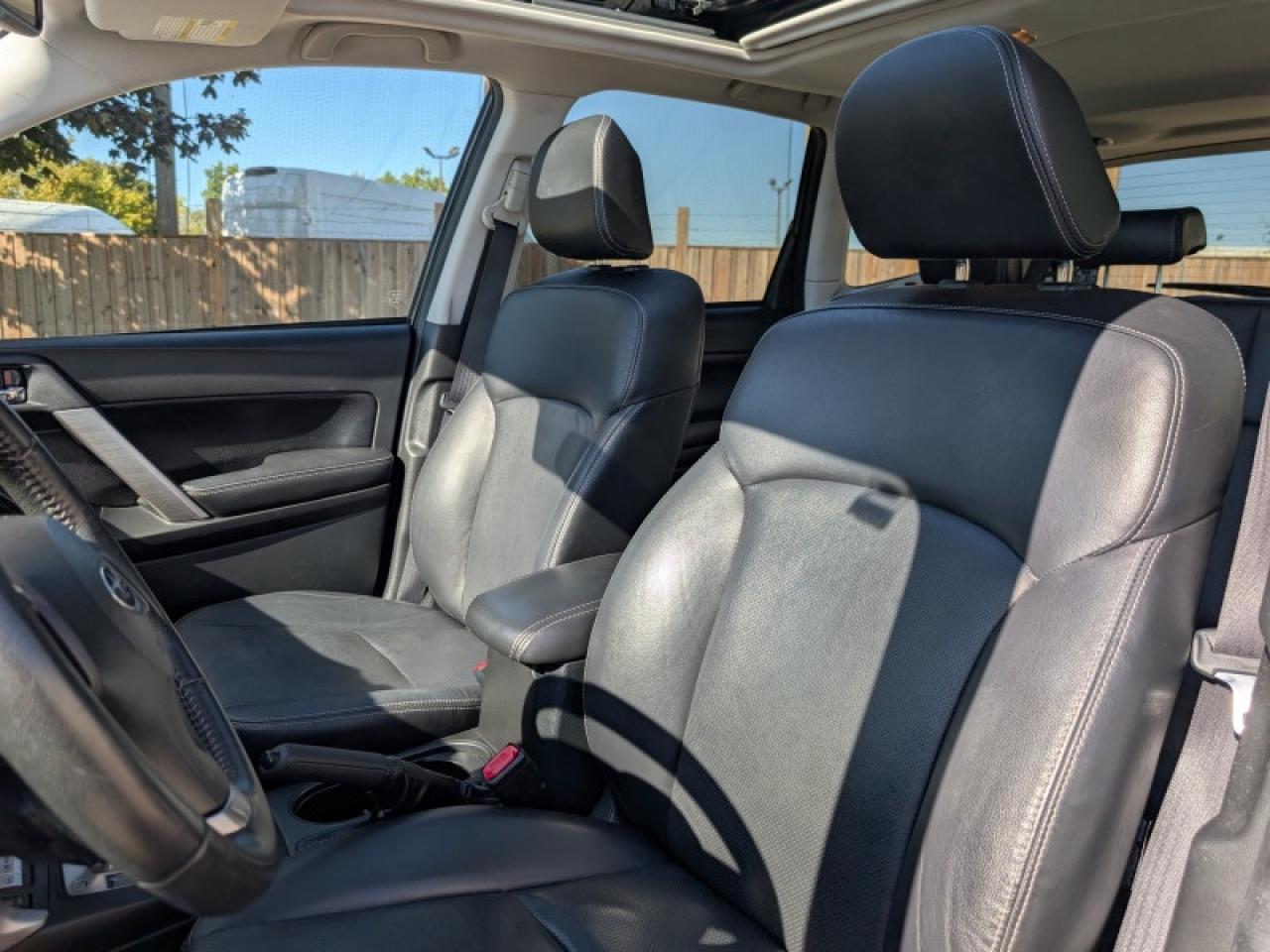 2014 Subaru Forester 2.0XT Touring  **LEATHER - SUNROOF** Photo