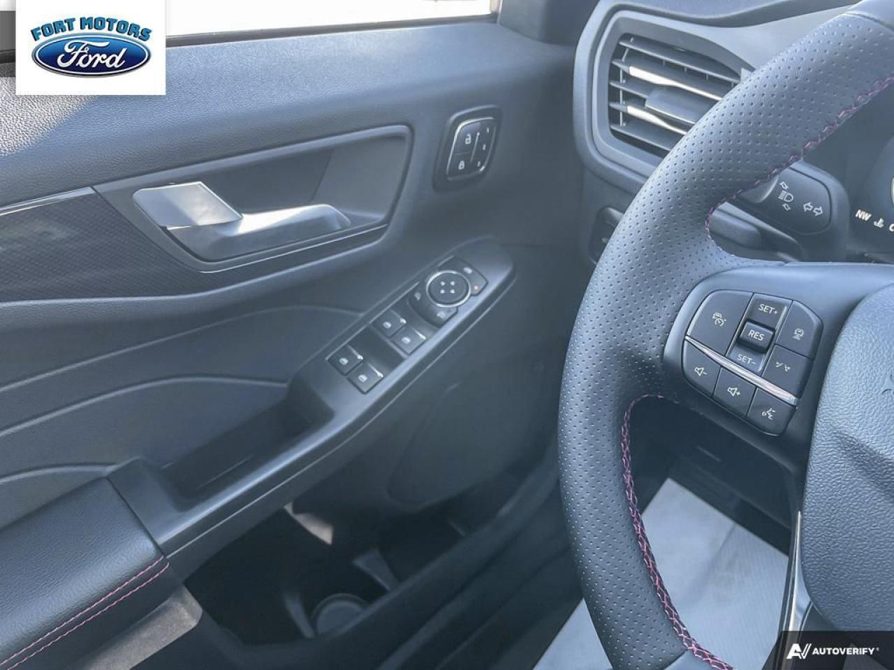 2025 Ford Escape ST-Line Elite Photo5