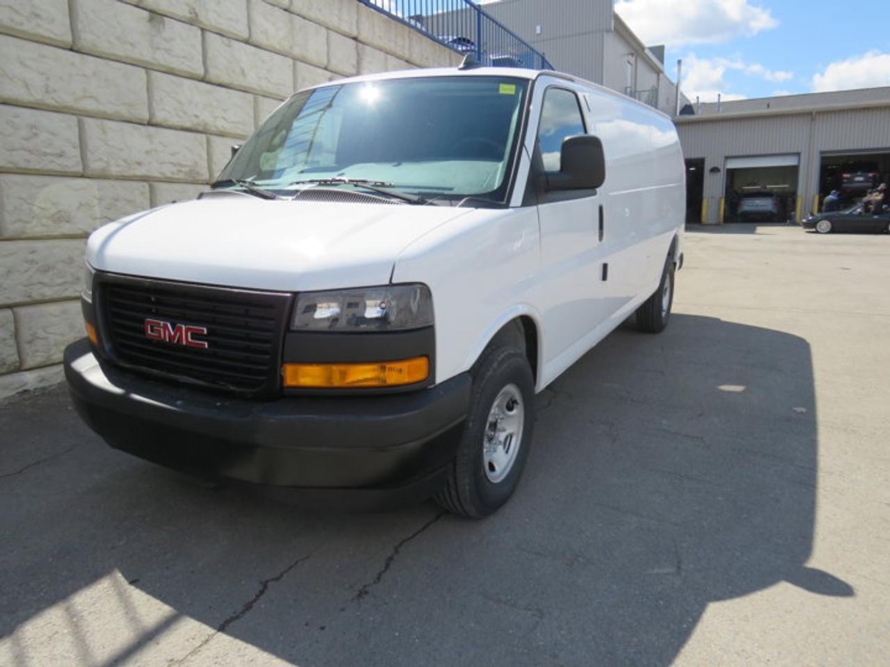 RWD 2500 155, 8-Speed Automatic, Gas V8 6.6L/