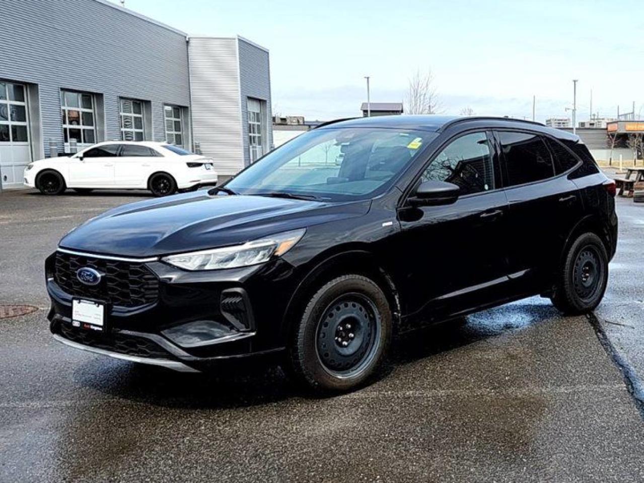 Used 2023 Ford Escape ST-Line AWD | Heated Steering + Seats | Remote Start | Power Seat | Rear Camera | CarPlay & More ! for sale in Guelph, ON