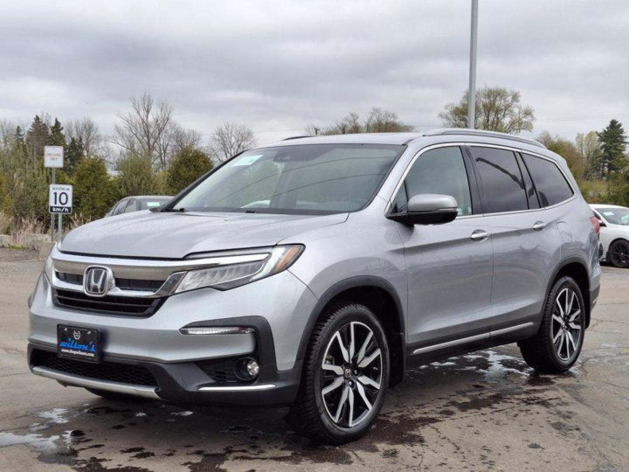 Used 2020 Honda Pilot Touring 8-Passenger AWD | Leather | Sunroof | Nav | Heated Steering + Seats | CarPlay + More ! for sale in Guelph, ON