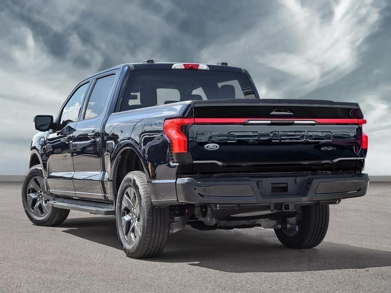 2025 Ford F-150 Lightning Lariat Photo3