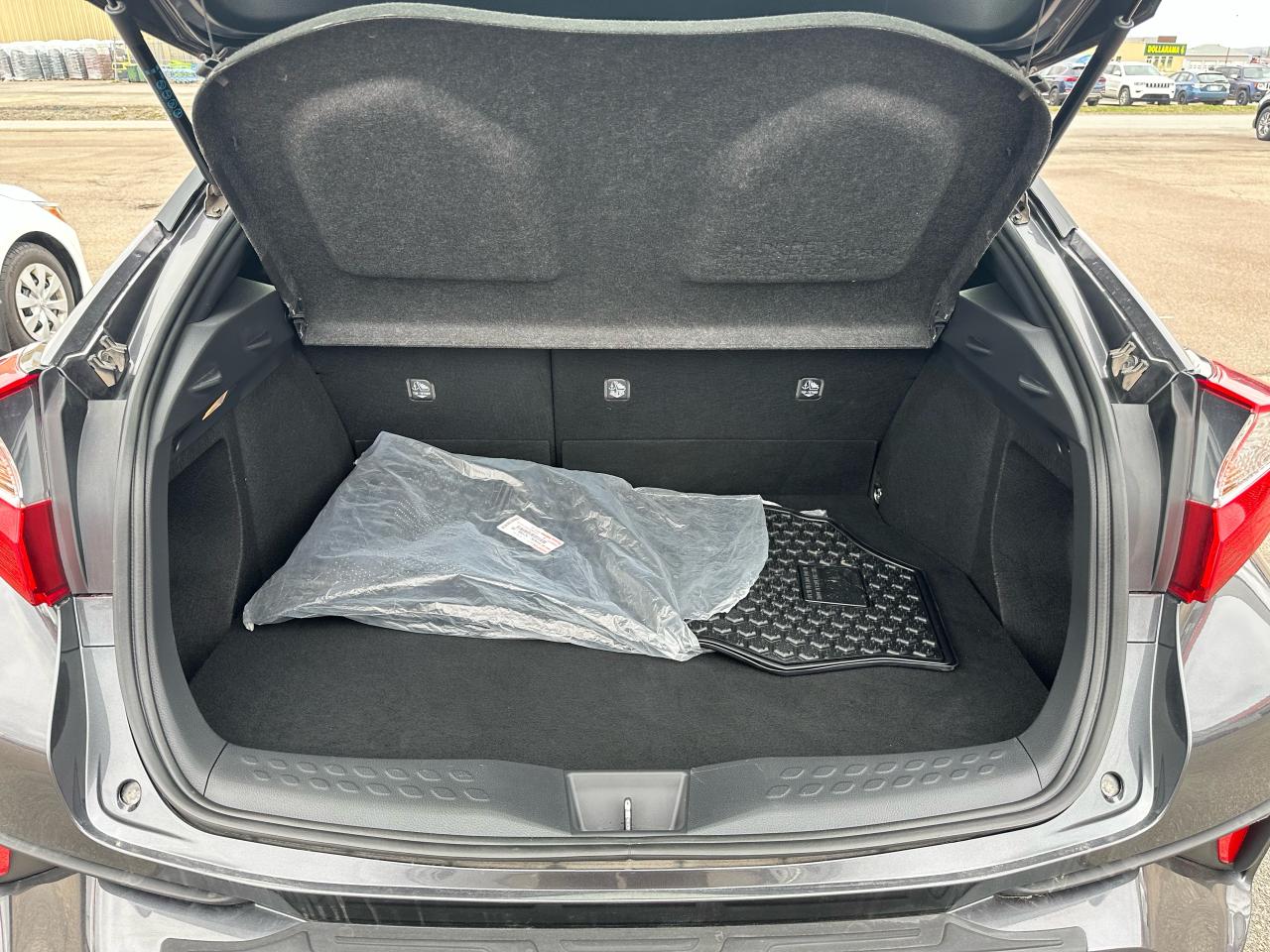 2022 Toyota C-HR  Photo