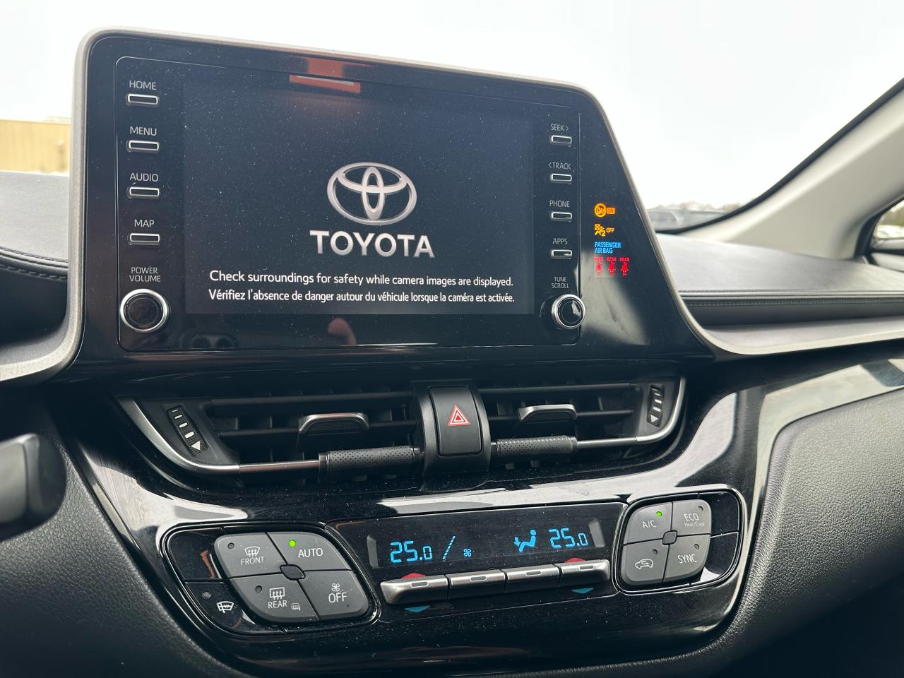 2022 Toyota C-HR  Photo4